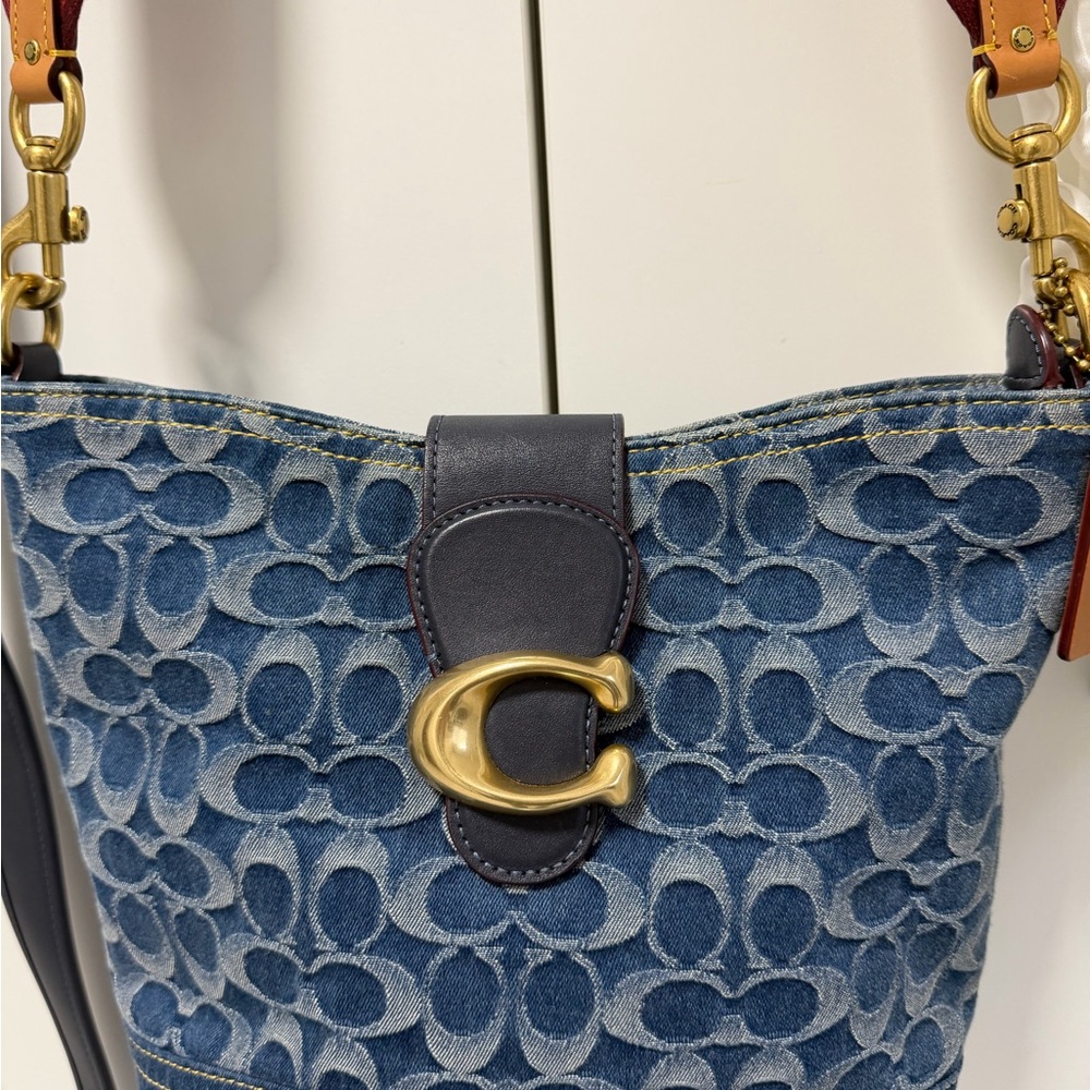 Authentic. Coach Tali bucket bag in Denim and Leather - Picture 5 of 13